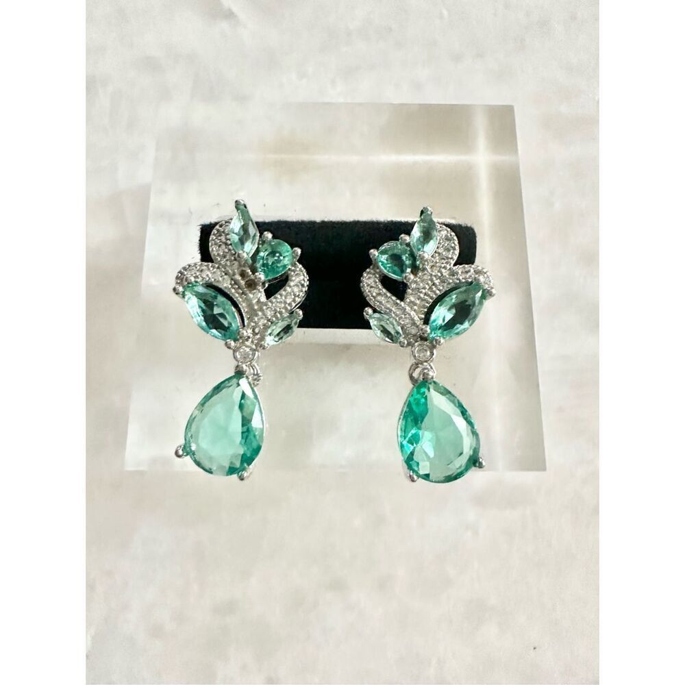 Classy Mint green sparkly cubic zirconia dangle earrings ￼ - Picture 4 of 4